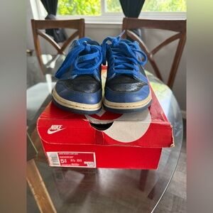 Nike Kids Sneakers in Blue and Black